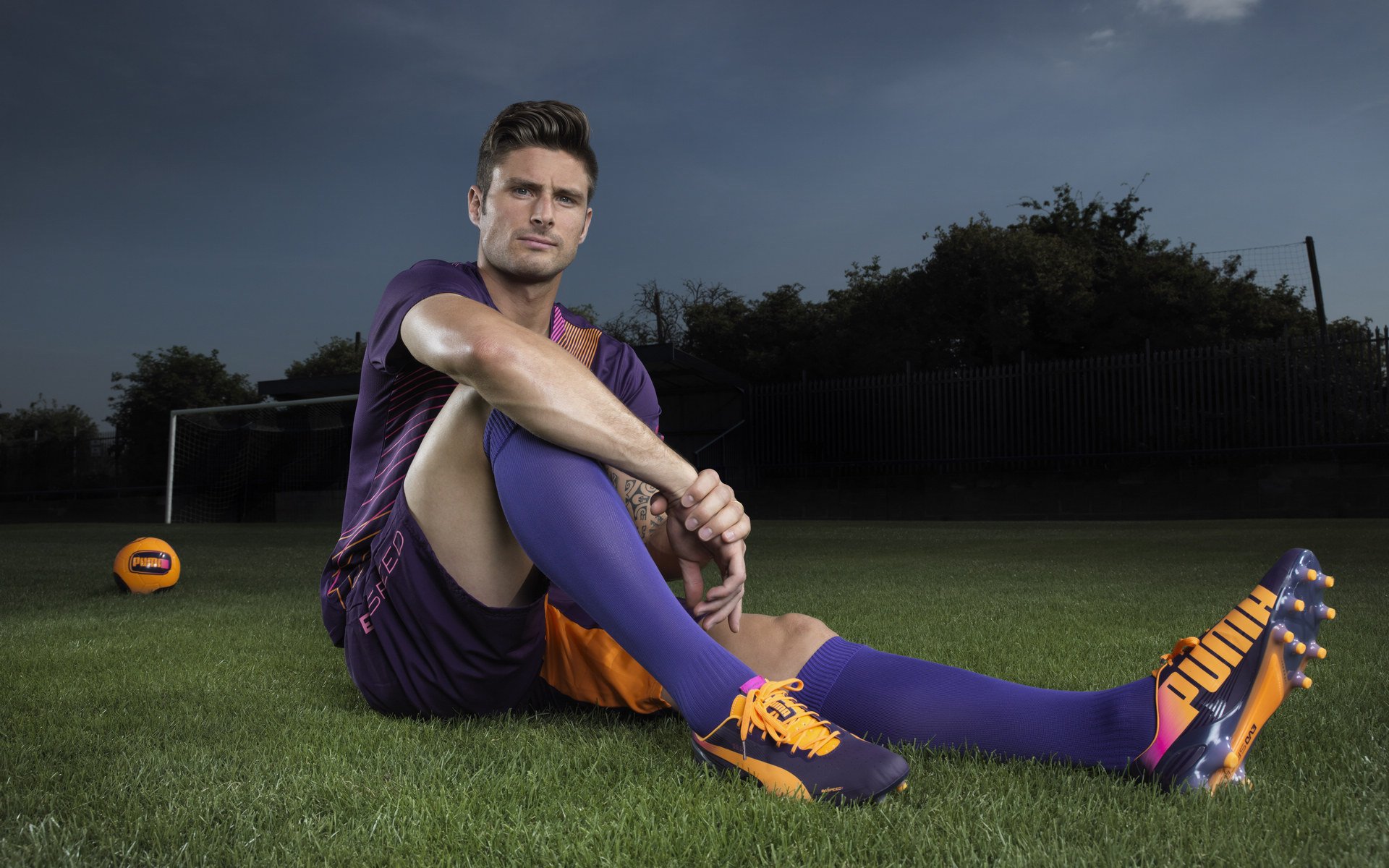 “阿仙奴与热刺:谁能在香港赛场制霸?”